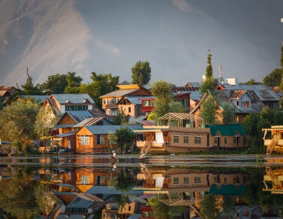Kashmir Honeymoon Delight
